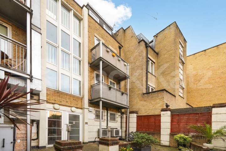 Recently redecorated & located in this highly desirable private development Marcia Road , Tower Bridge